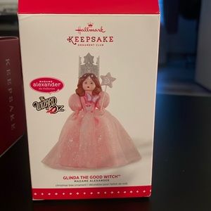 Wizard of Oz “Glinda the good witch” ornament. Members exclusive